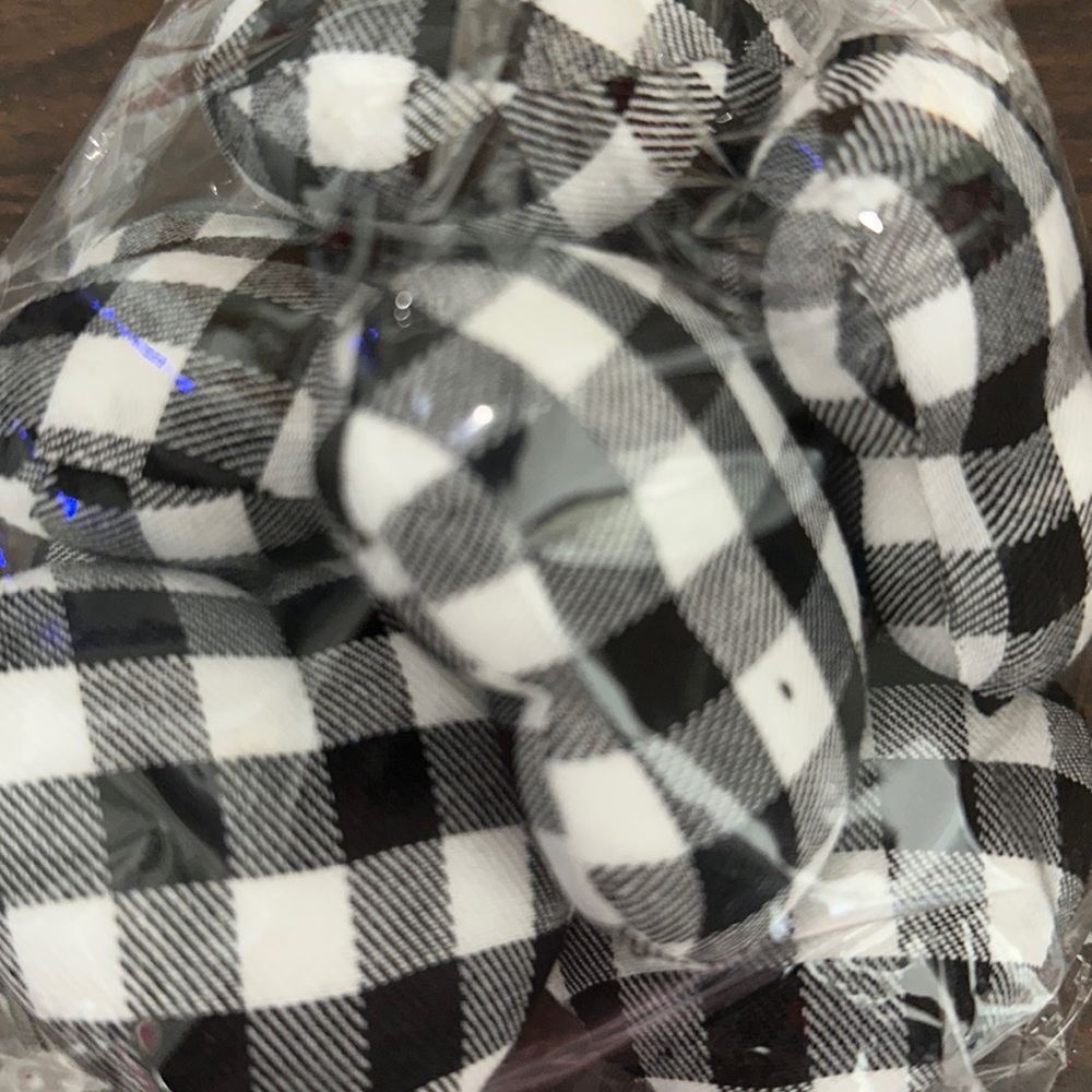 Buffalo plaid fabric heart decorations.